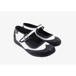 Hot Chocolate Design Chocolaticas Havana Black White  Wingtip Mary Jane Flats 38